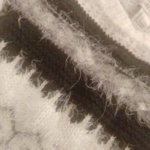 Forever 21 sweater color black grey and ivory